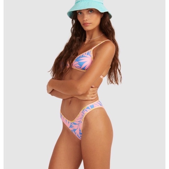 Billabong Tropical Mystic Beach Tri Bikini Top | Hike Bottoms - Picture 7 of 16